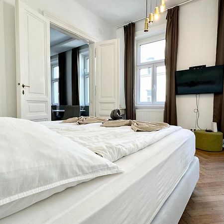 Premium Apartment Located At The Famous Vienna Kutschkermarkt Exteriör bild