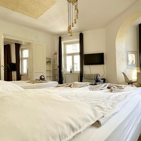 Premium Apartment Located At The Famous Vienna Kutschkermarkt Exteriör bild