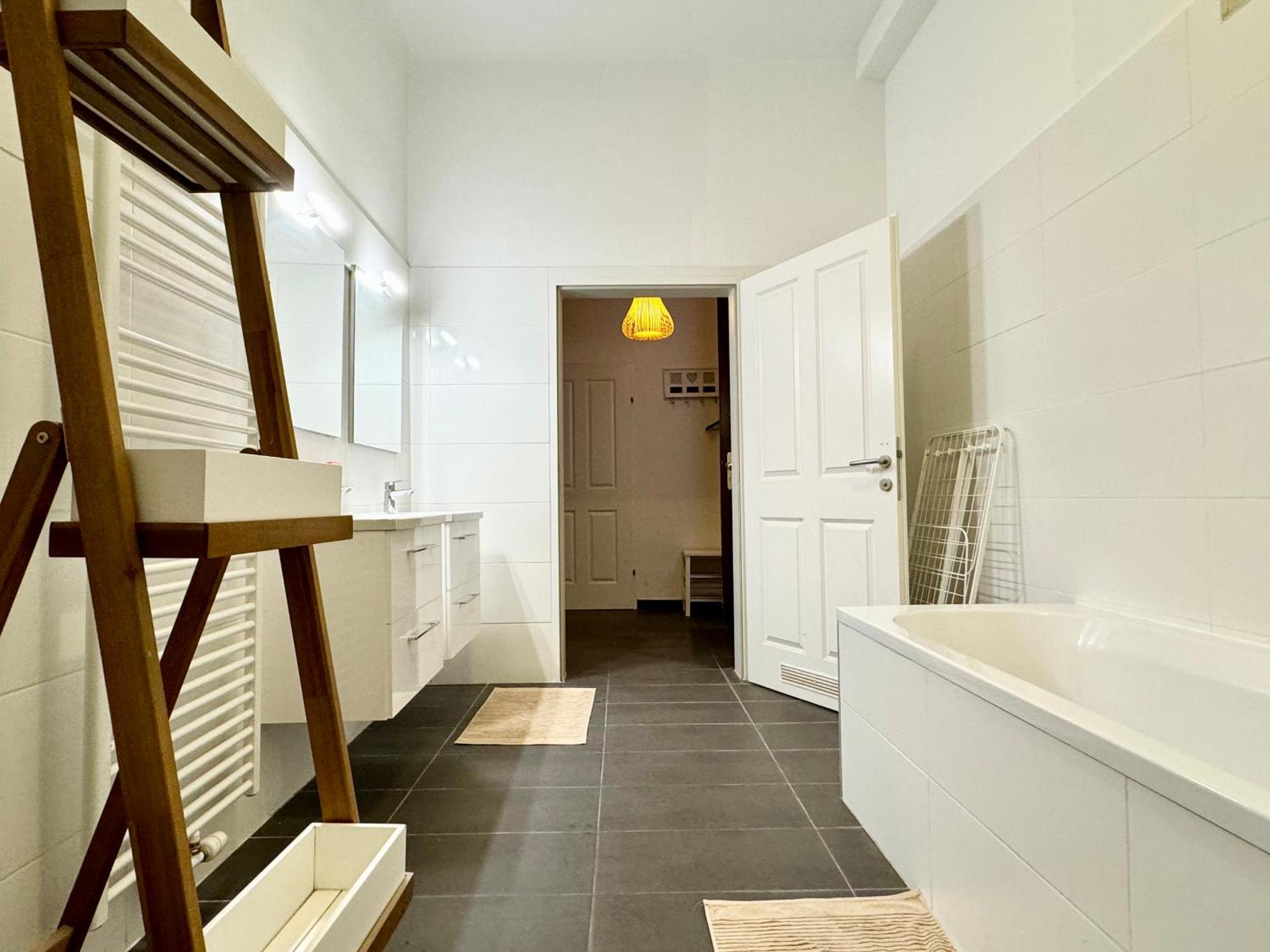 Premium Apartment Located At The Famous Vienna Kutschkermarkt Exteriör bild