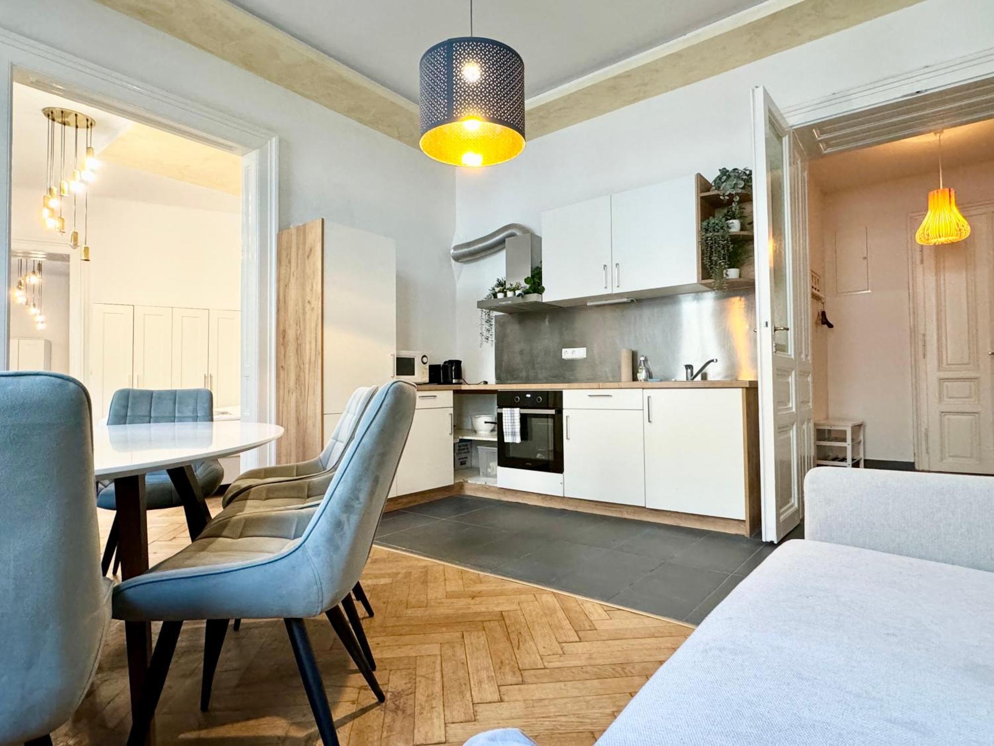 Premium Apartment Located At The Famous Vienna Kutschkermarkt Exteriör bild